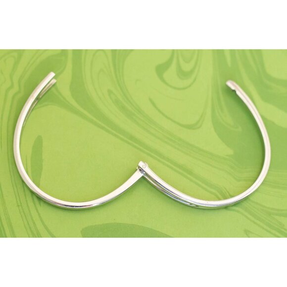 Vintage Minimalist Unique Gold Tone Hinged Bangle 8 1/2 inch by Avon - W17 - Picture 3 of 4